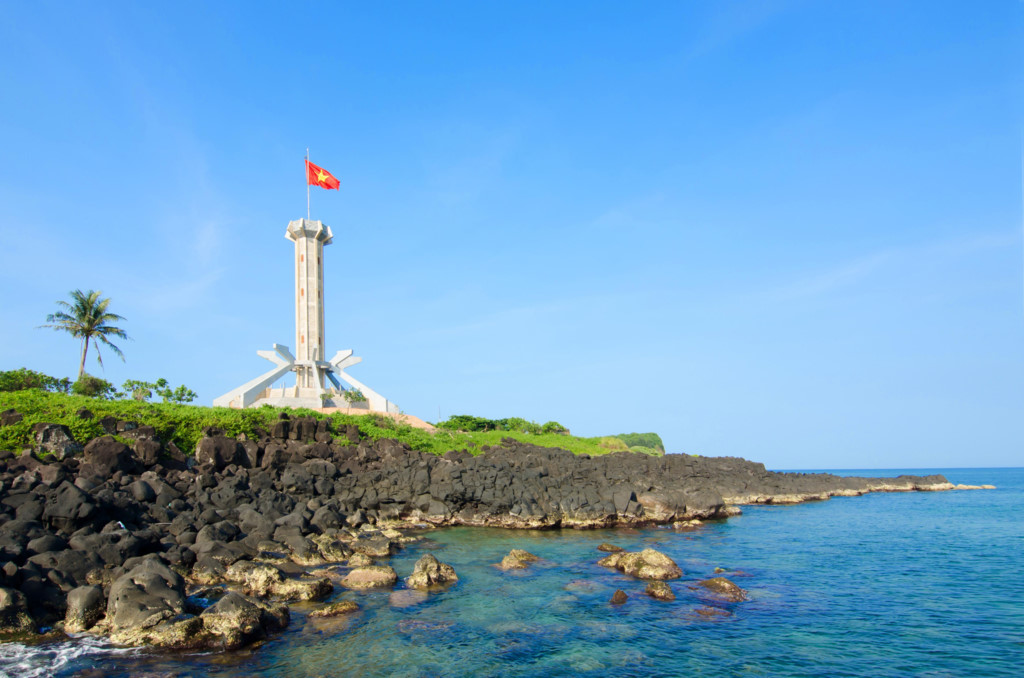 Cồn[-]Cỏ[-]-[-]nàng[-]công[-]chúa[-]ngủ[-]quên[-]giữa[-]biển[-]cả